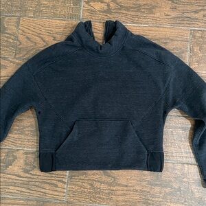 Lululemon cropped mockneck scuba pullover